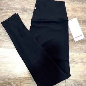 Lululemon aligns 28”